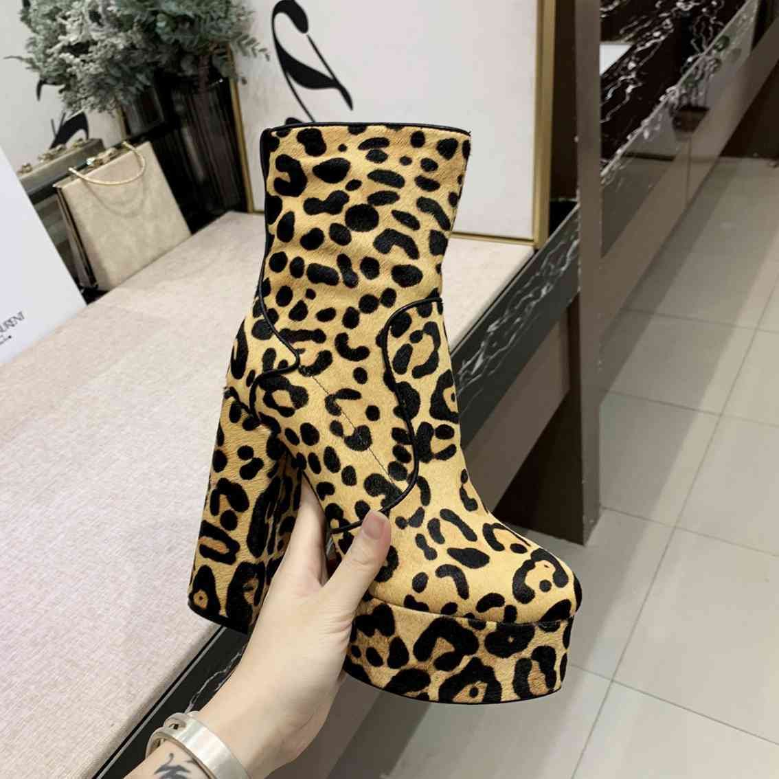 Saint Laurent cm Ankle Boots 6709400