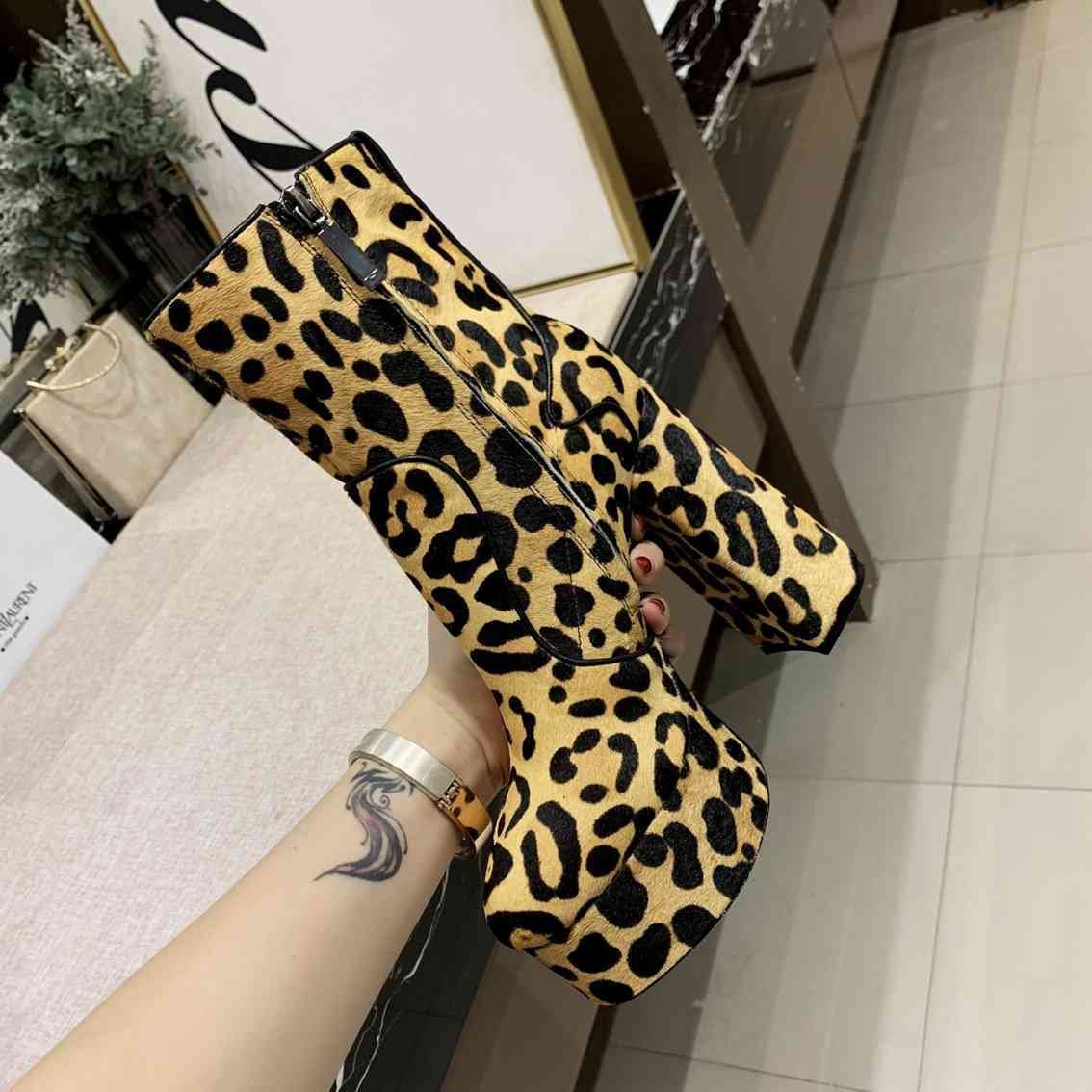 Saint Laurent cm Ankle Boots 6709400