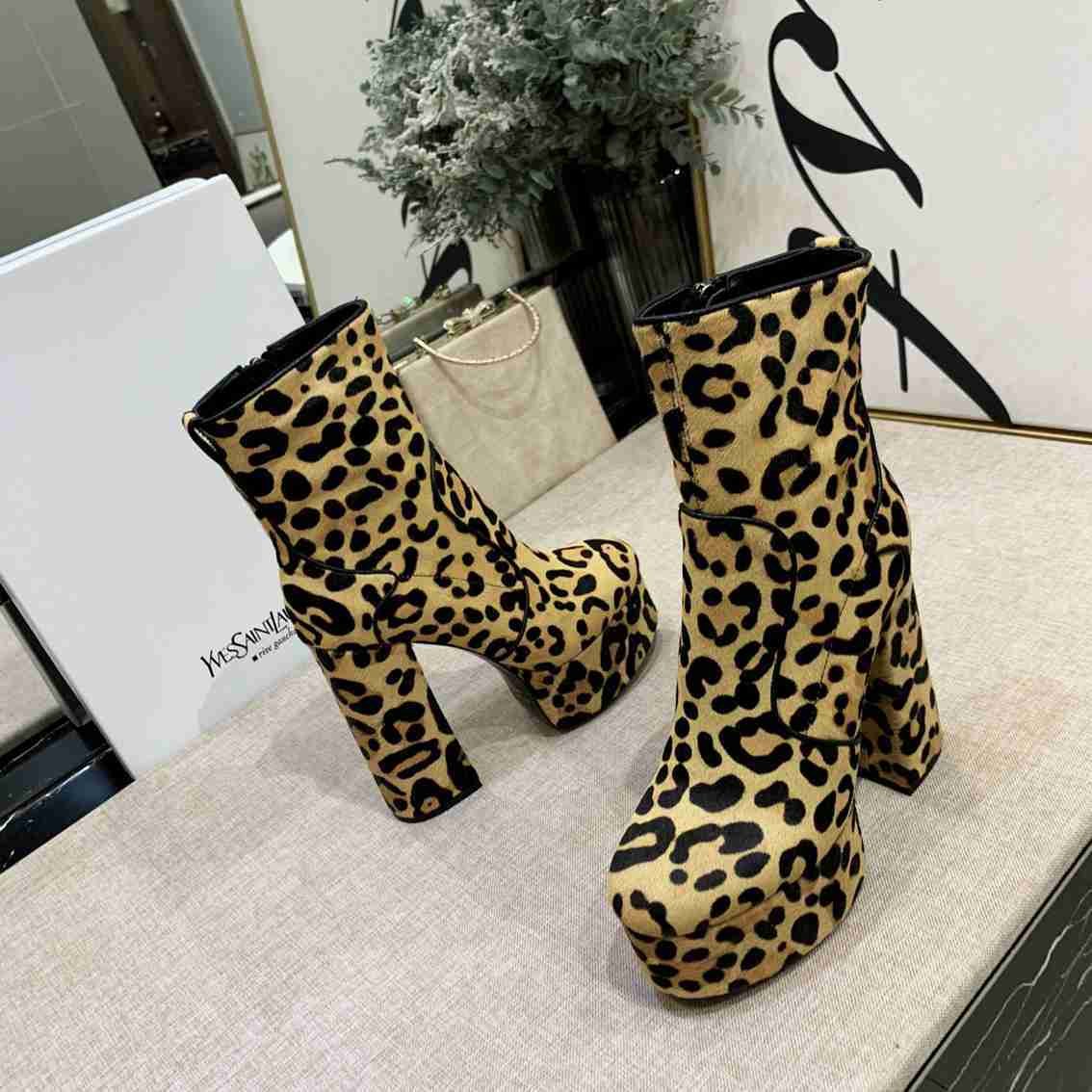 Saint Laurent cm Ankle Boots 6709400