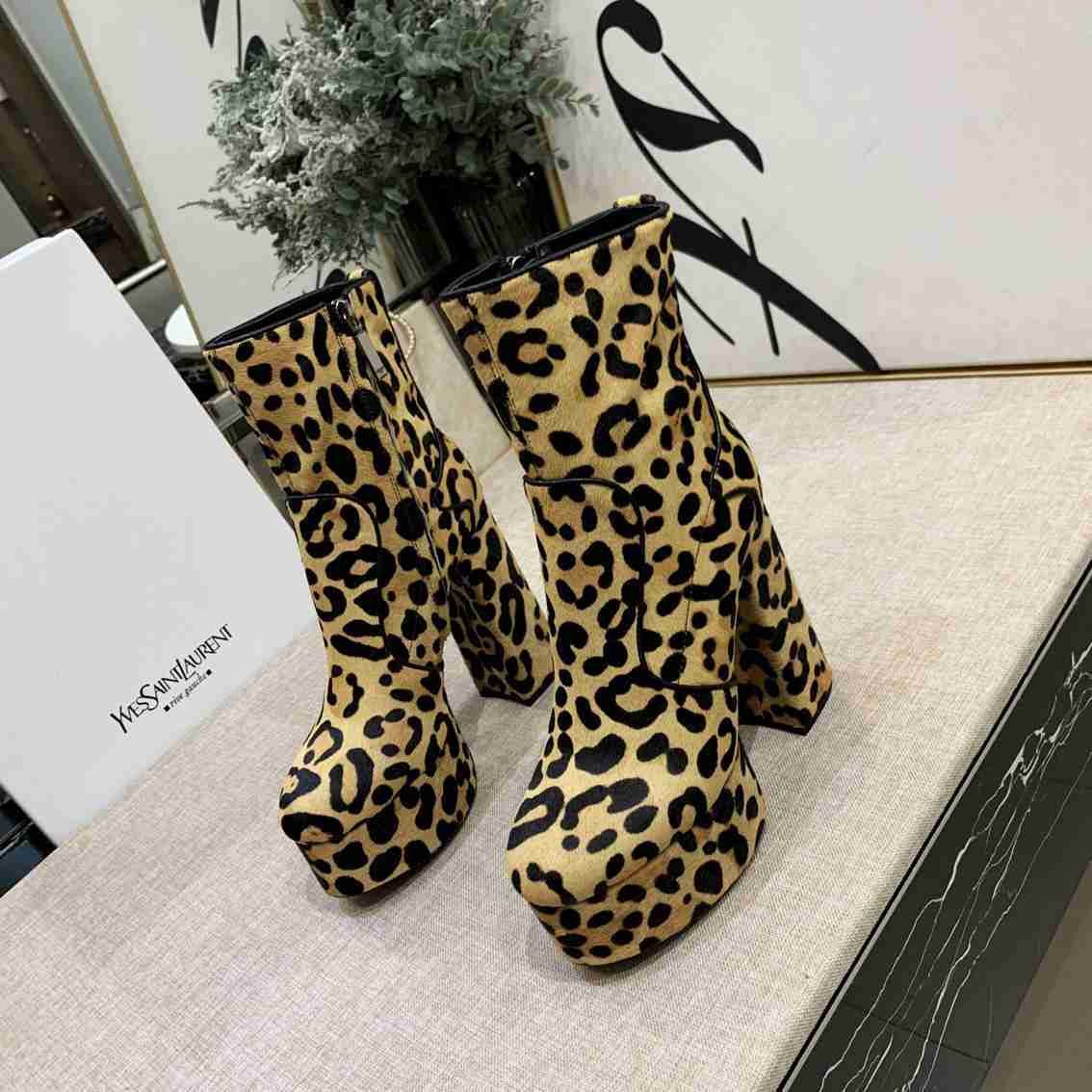 Saint Laurent cm Ankle Boots 6709400
