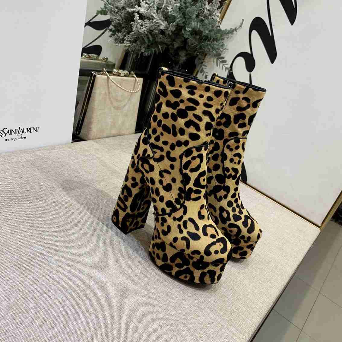 Saint Laurent cm Ankle Boots 6709400