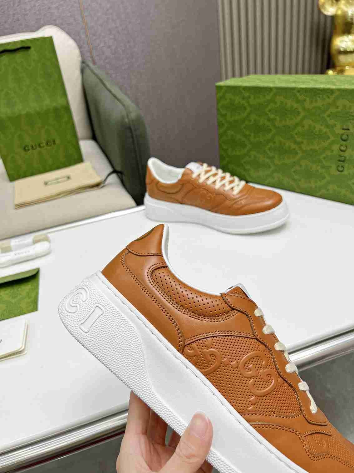 Gucci Ad5706280 IP Low-Top Sneakers Colorway 1 AD5706280