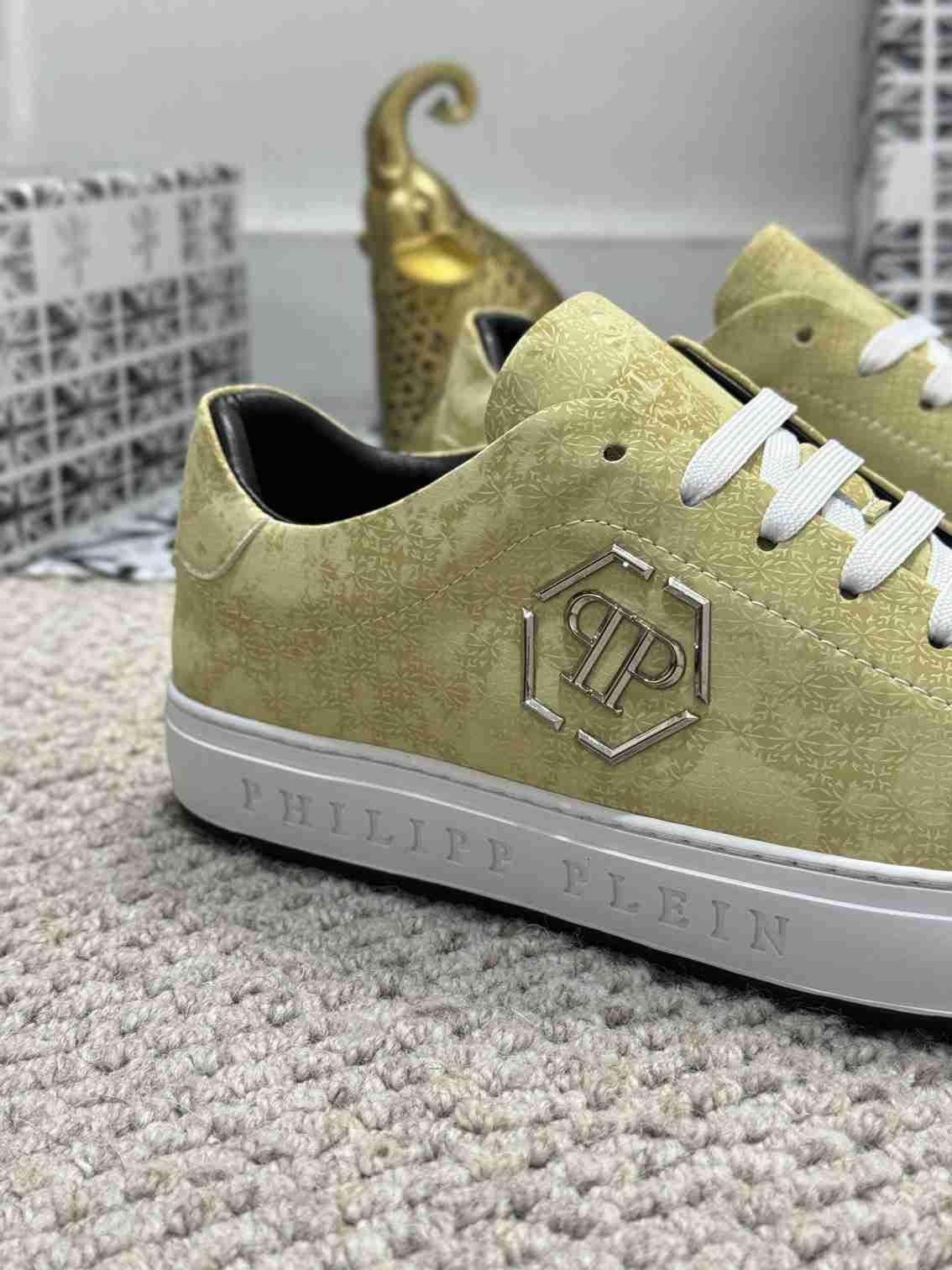 Philipp Plein Men’s Logo Sneakers 1159220