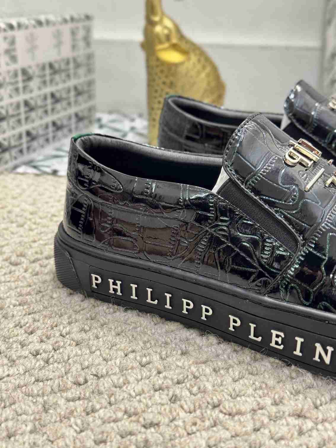 Philipp Plein Men’s Logo Sneakers 1159220