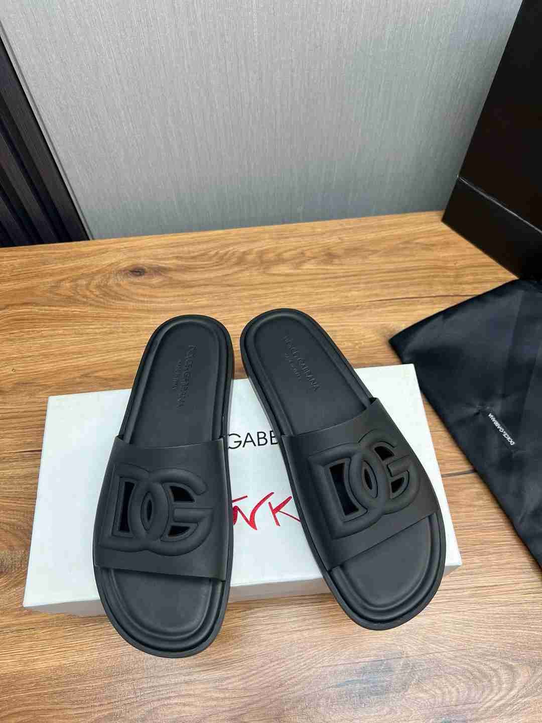 Dolce & Gabbana Dolce gabbanaDG Slides 1509160DOLCE