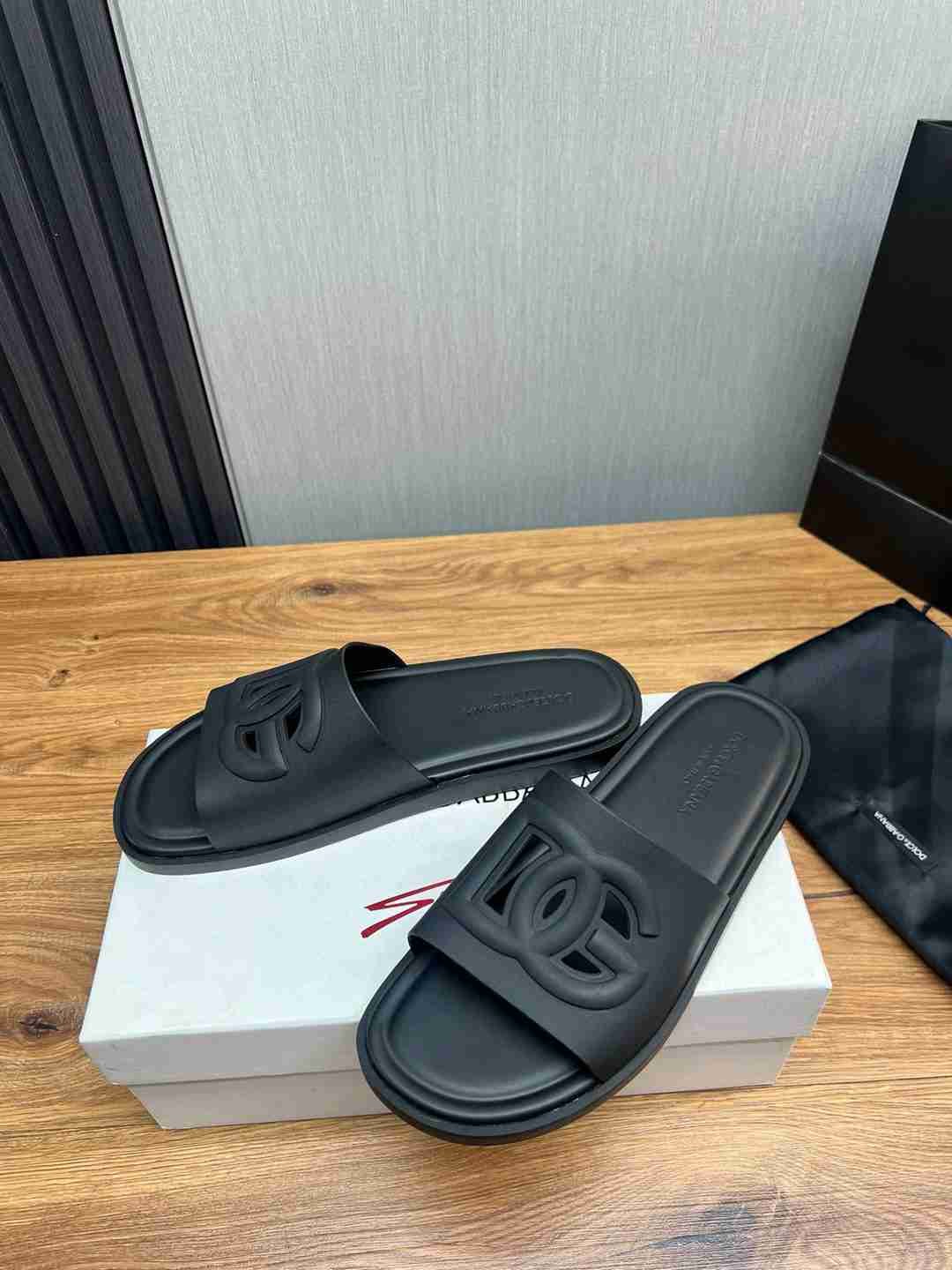 Dolce & Gabbana Dolce gabbanaDG Slides 1509160DOLCE