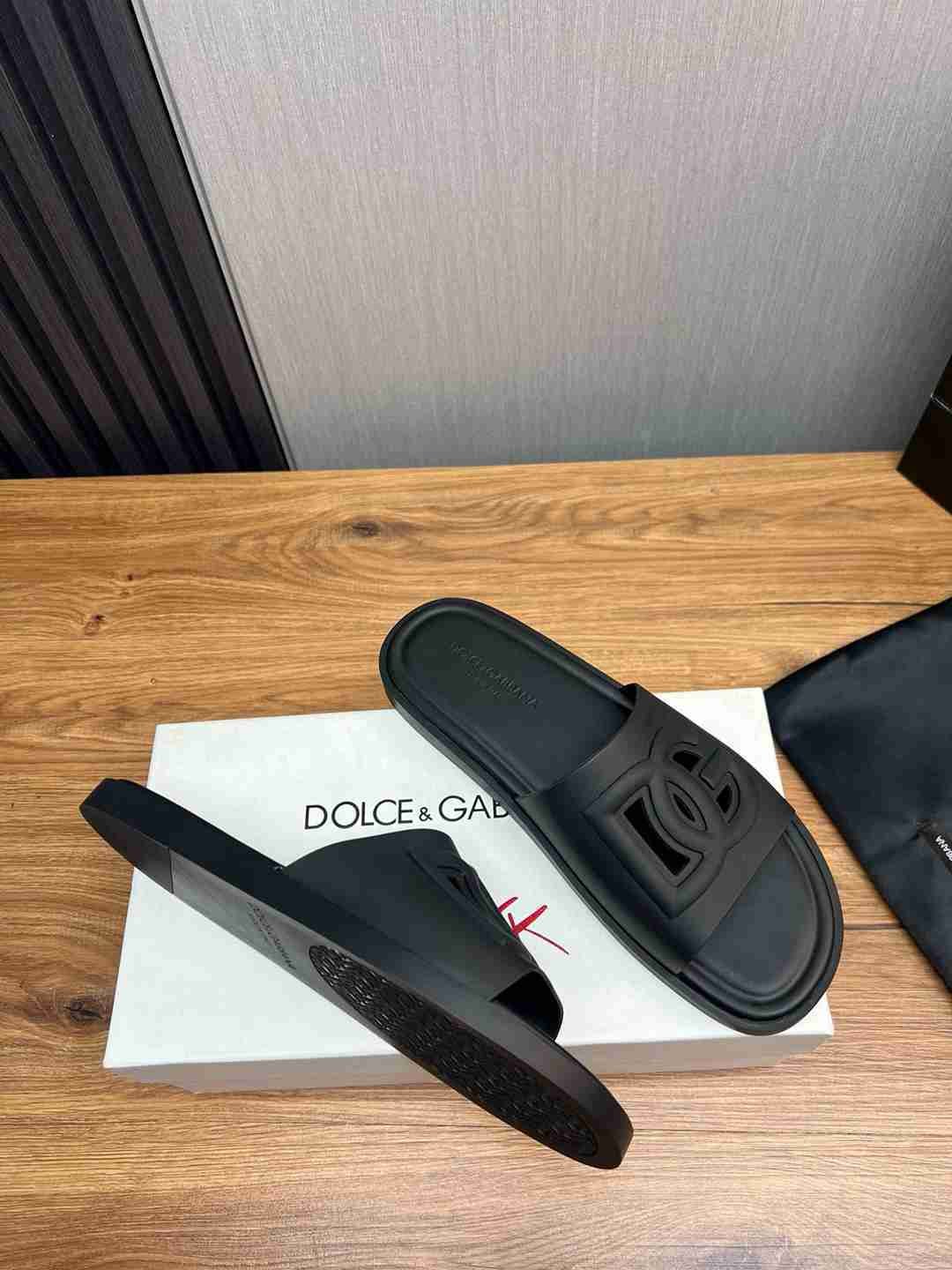 Dolce & Gabbana Dolce gabbanaDG Slides 1509160DOLCE