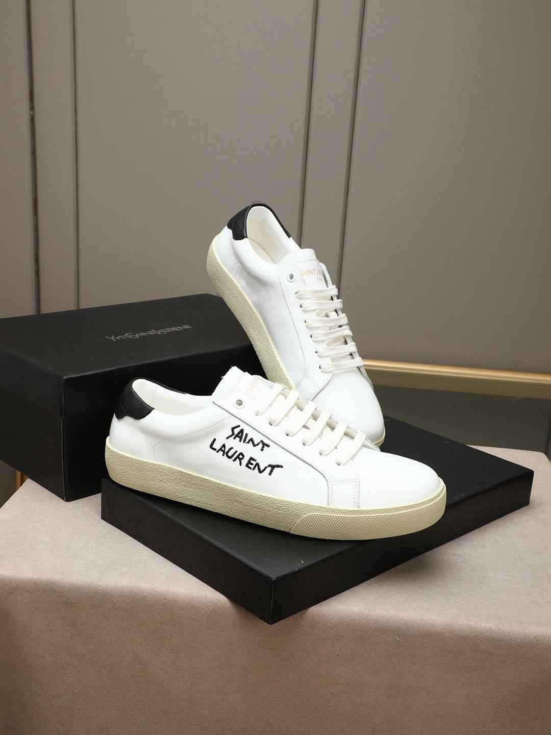 Saint Laurent Men’s YSI logo Sneakers 1308230