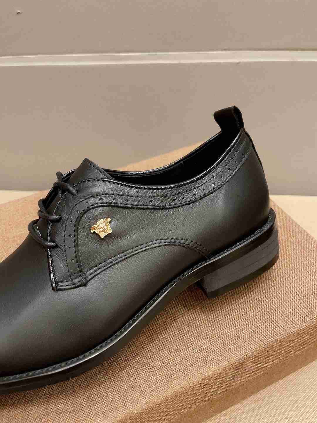 Versace Men’s Leather Dress Shoes 1617230
