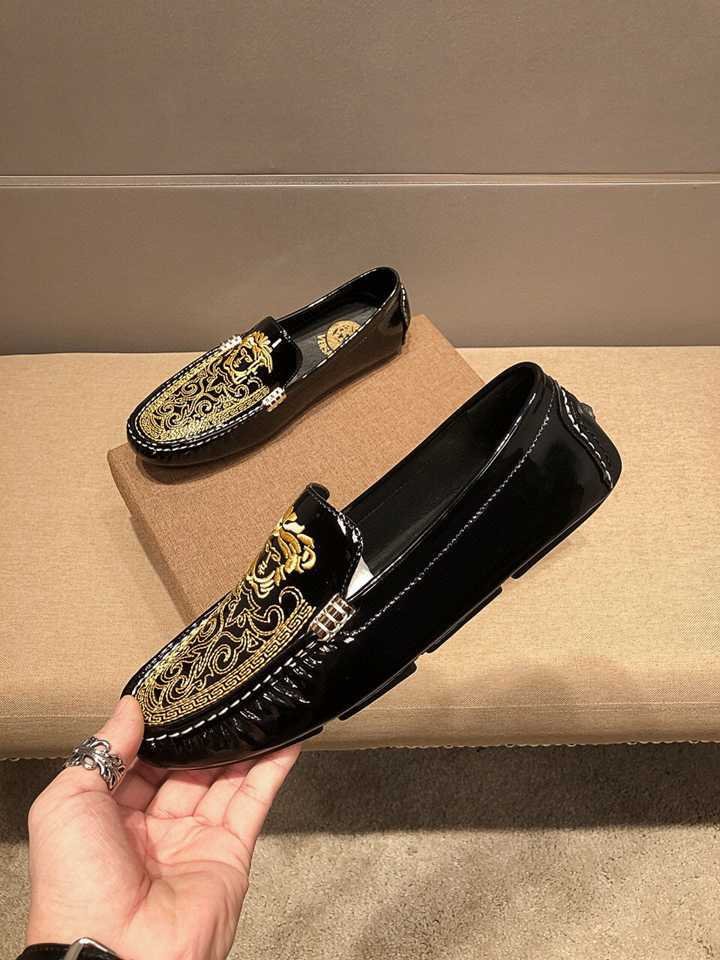 Versace Men’s Durable rubber Sneakers Colorway 1 1615210-1
