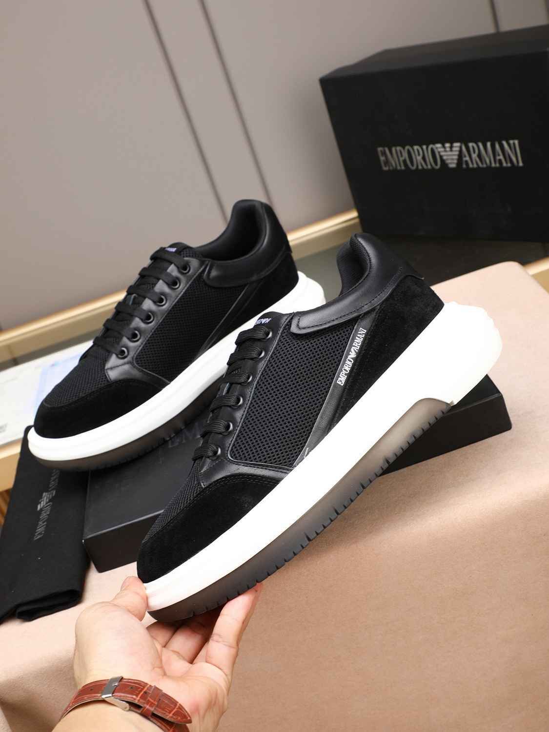 Armani Men’s GIORGIO logo Casual Sneakers Colorway 10 1308250-10