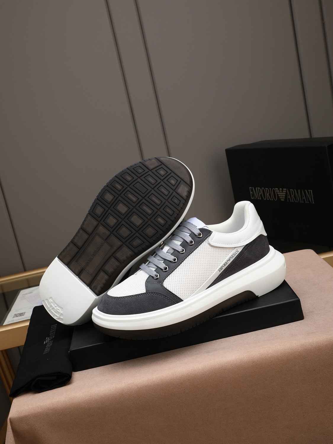Armani Men’s GIORGIO logo Casual Sneakers Colorway 7 1308250-7