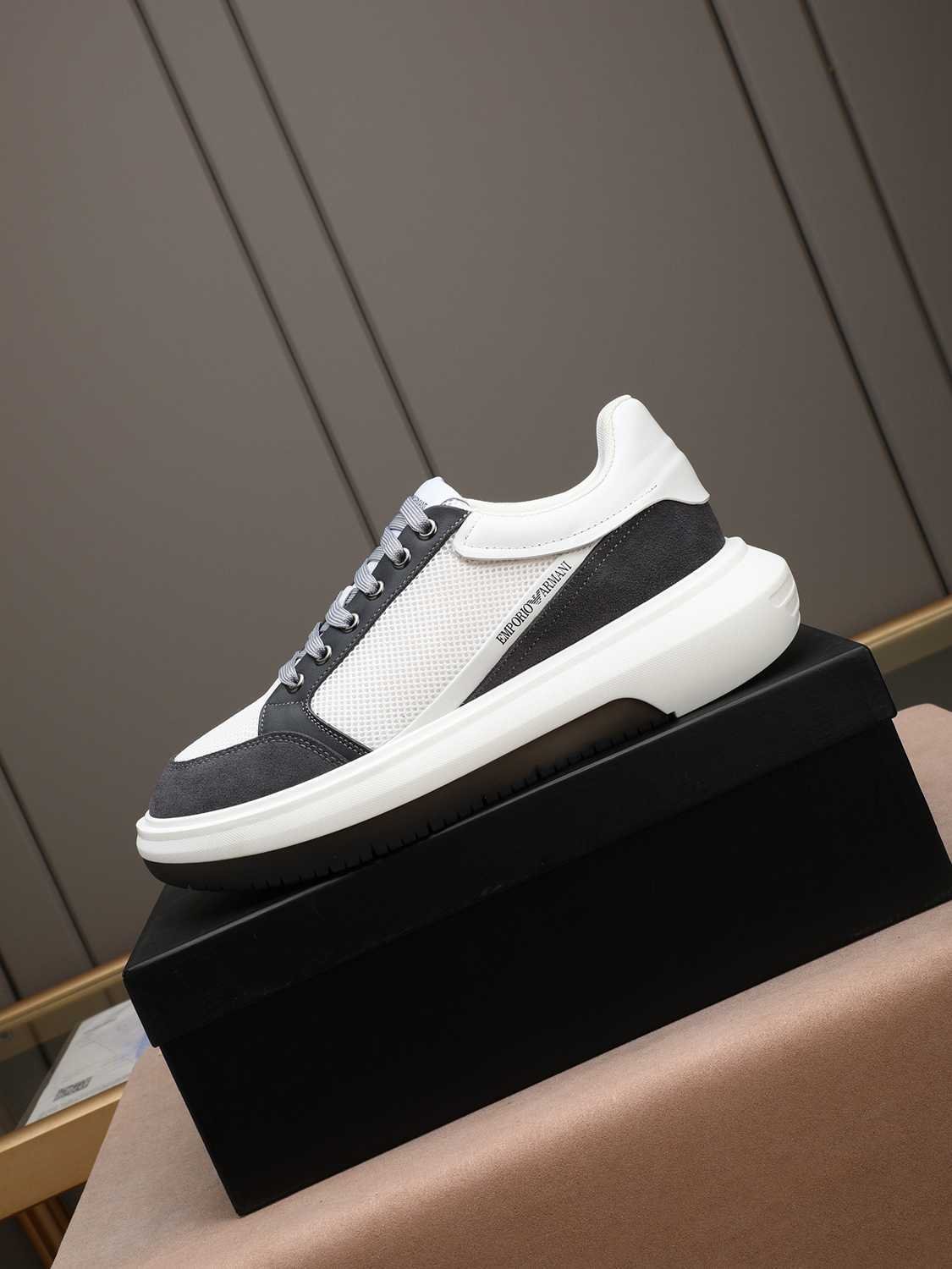 Armani Men’s GIORGIO logo Casual Sneakers Colorway 7 1308250-7