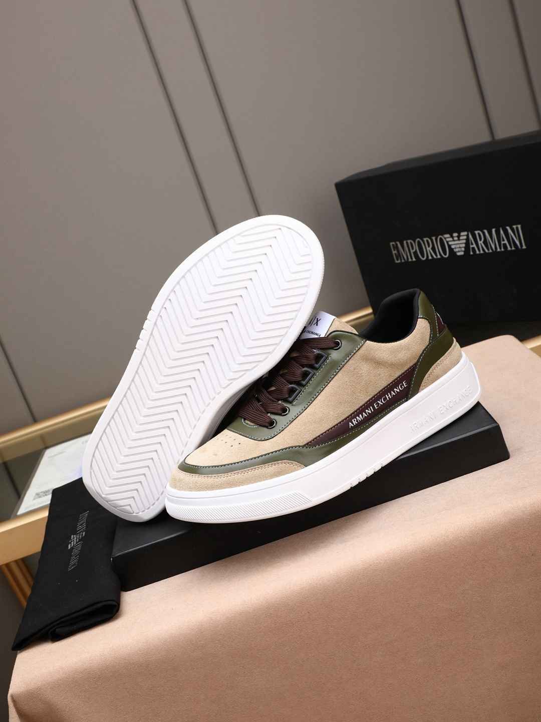 Armani Men’s GIORGIO logo Casual Sneakers Colorway 19 1308230-19