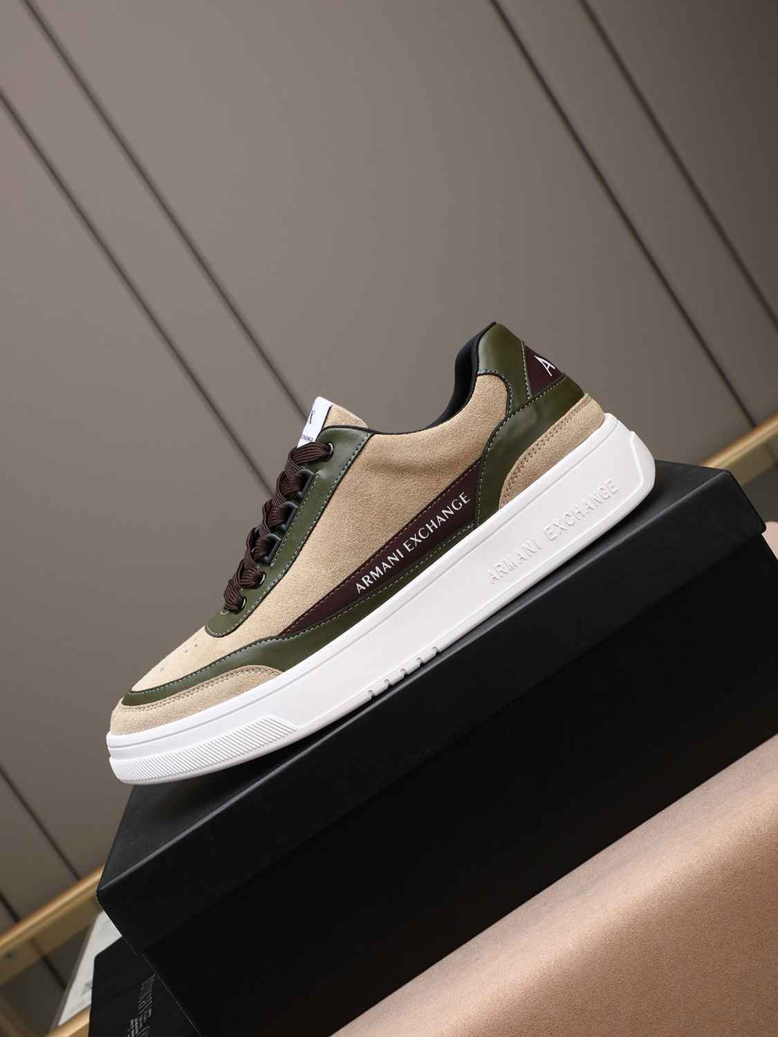 Armani Men’s GIORGIO logo Casual Sneakers Colorway 19 1308230-19