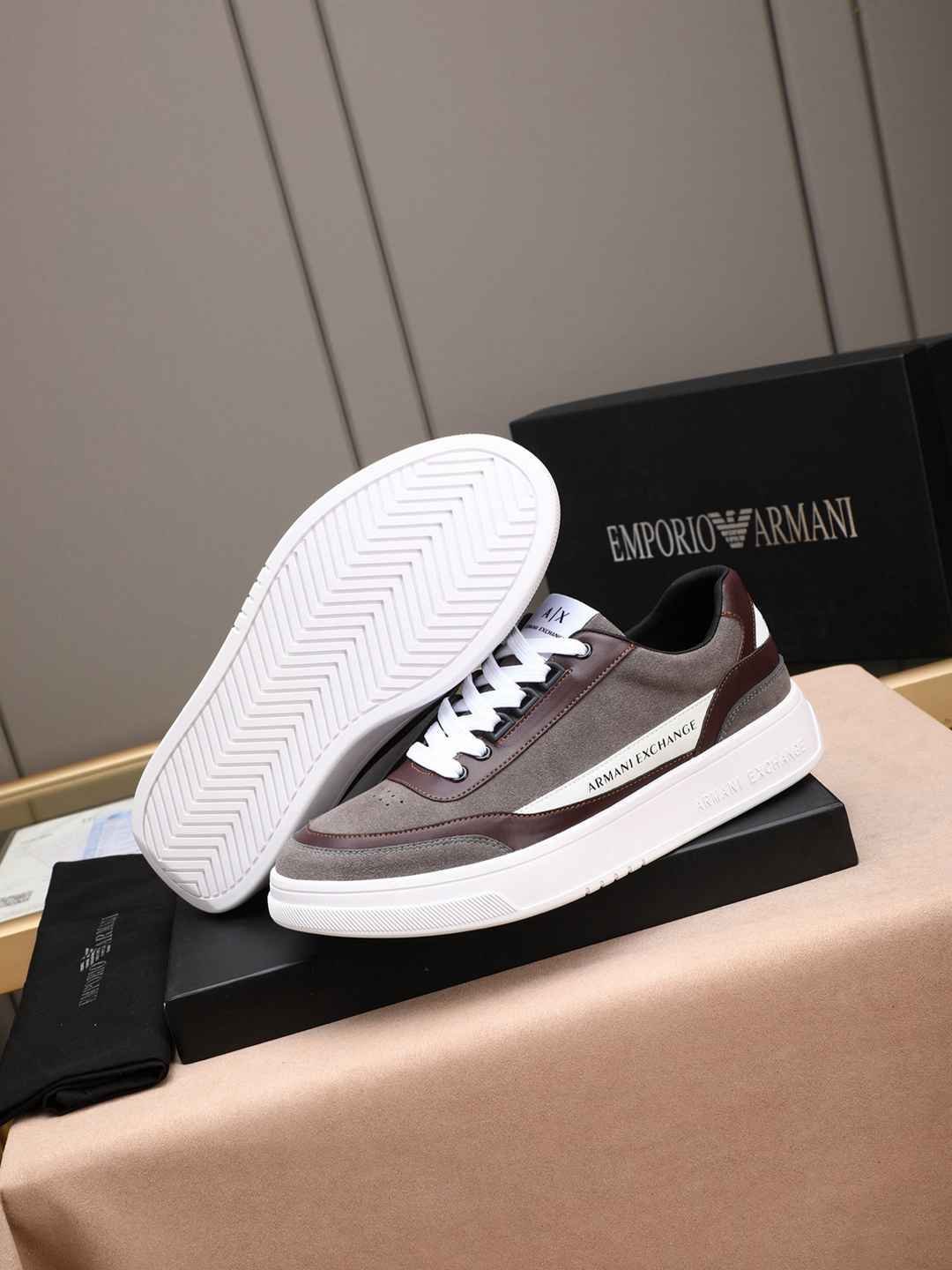 Armani Men’s GIORGIO logo Casual Sneakers Colorway 18 1308230-18