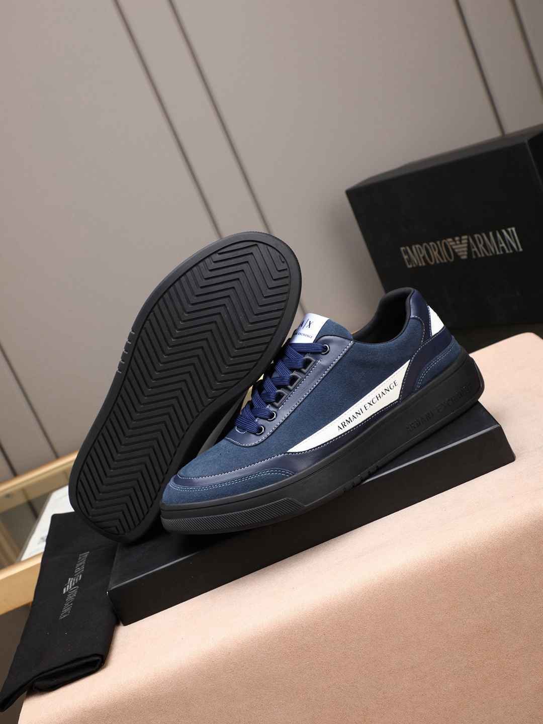 Armani Men’s GIORGIO logo Casual Sneakers Colorway 17 1308230-17