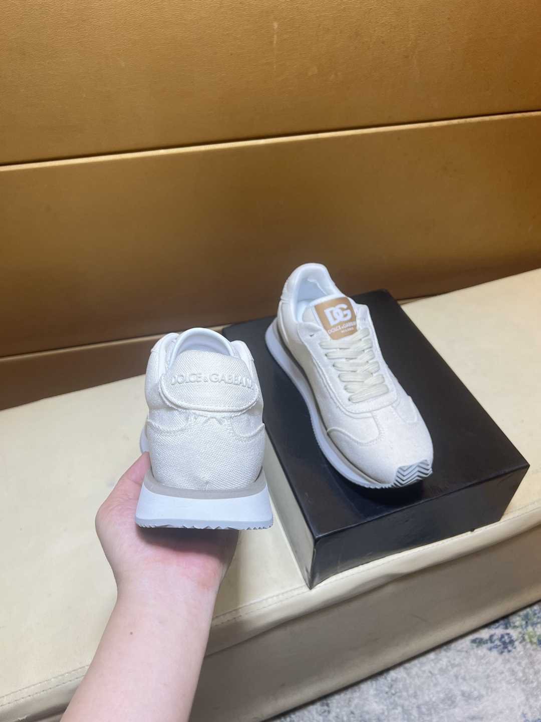 Dolce & Gabbana Men’s DG HK Sneakers 1031260