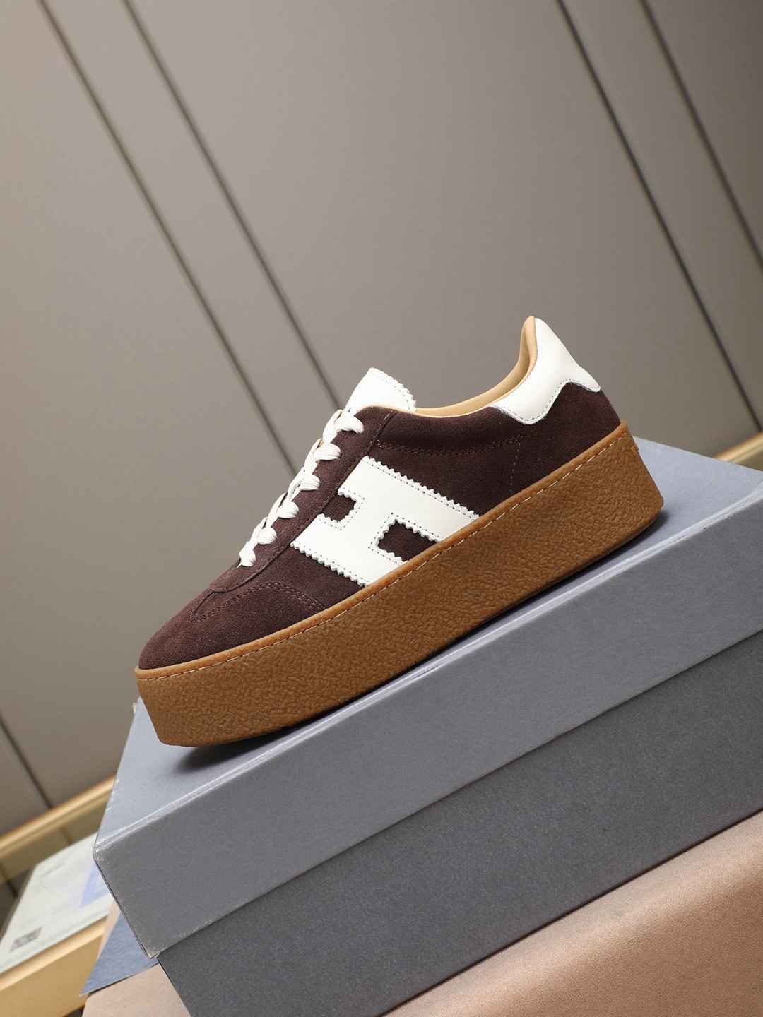 Hogan Women’s Platform H698 Trainer Sneakers Colorway 12 1308350-12