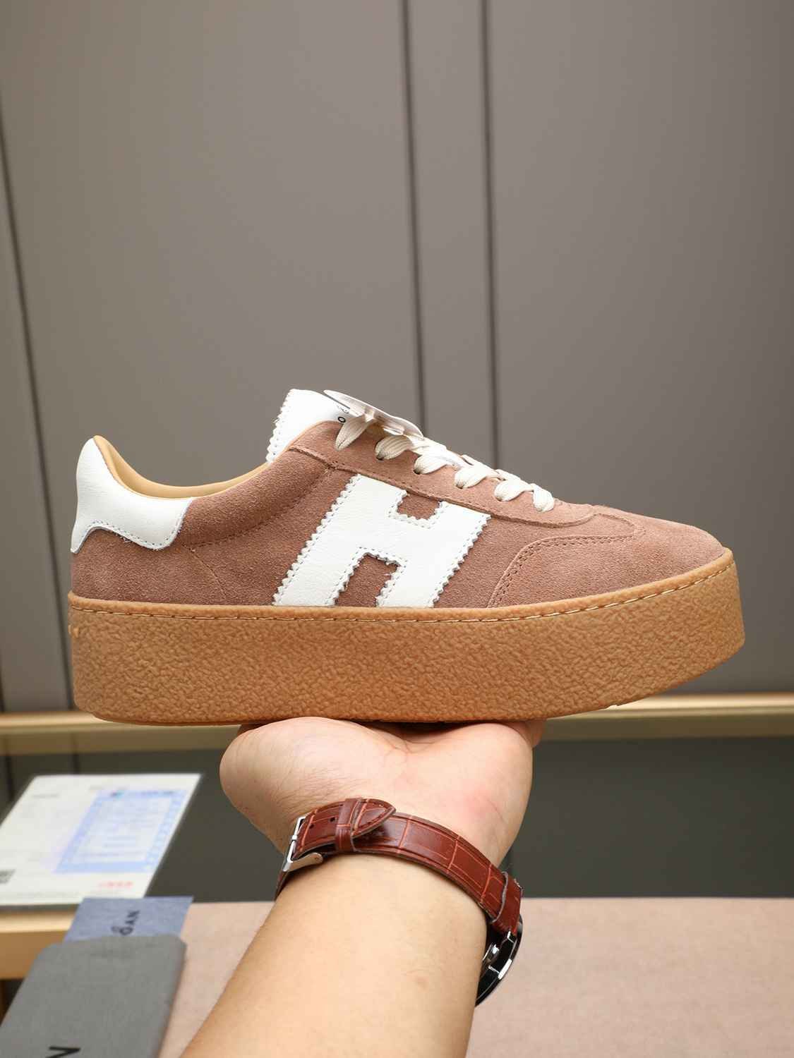 Hogan Women's Platform H698 Trainer Sneakers Colorway 11 1308350-11