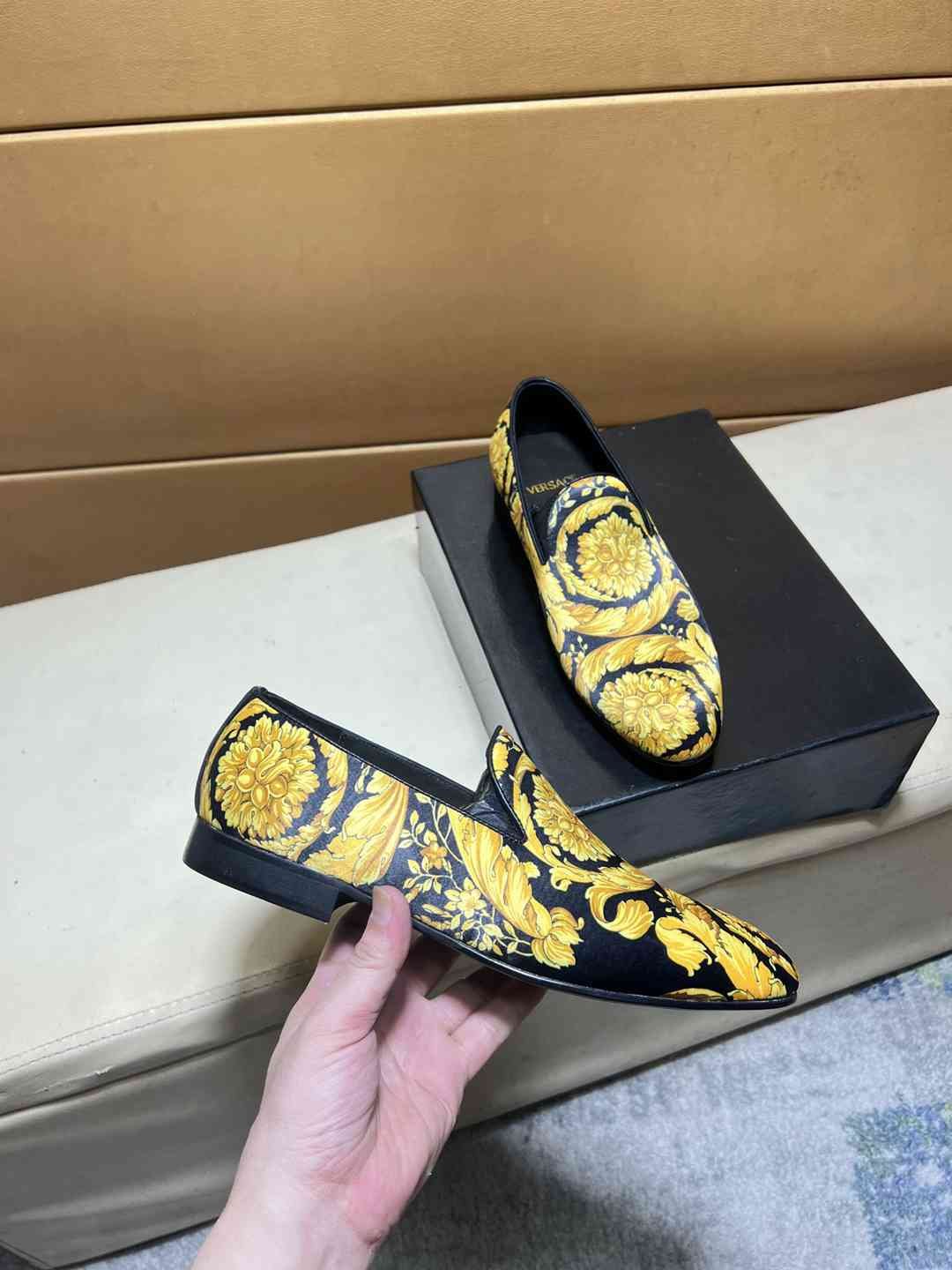 Versace Men’s logo rad Loafers Colorway 6 1031250-6
