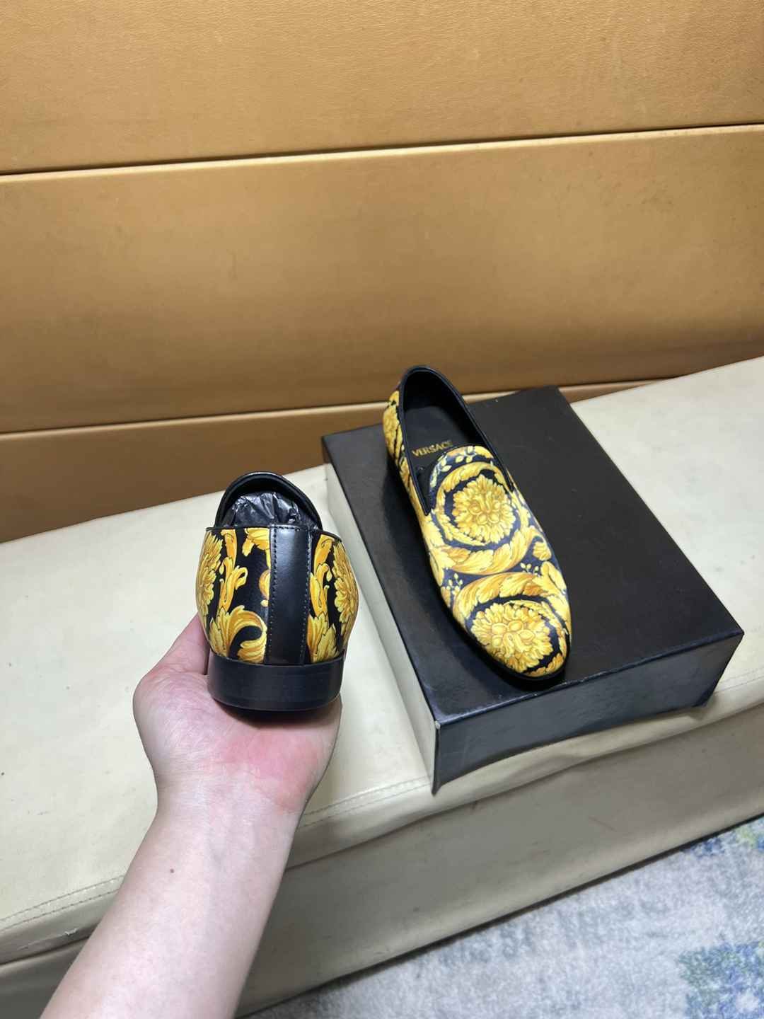 Versace Men’s logo rad Loafers Colorway 6 1031250-6