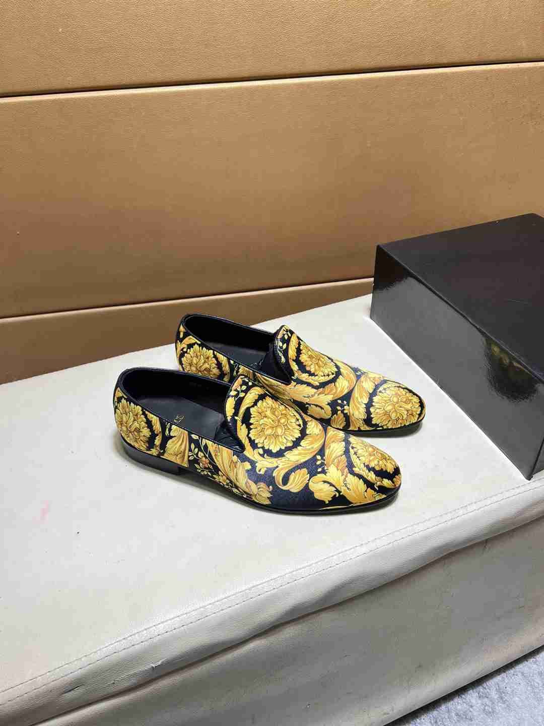 Versace Men’s logo rad Loafers Colorway 6 1031250-6
