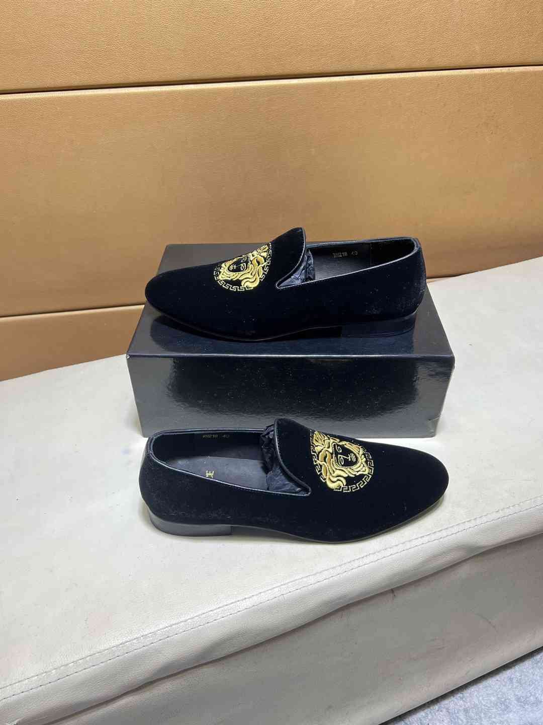 Versace Men’s logo rad Loafers Colorway 4 1031250-4
