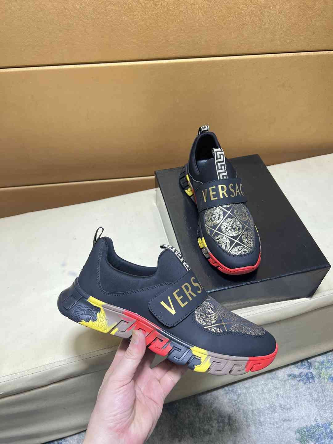 Versace Men’s Court Sneakers 1031220
