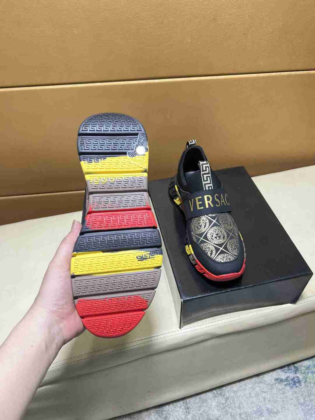 Versace Men’s Court Sneakers 1031220