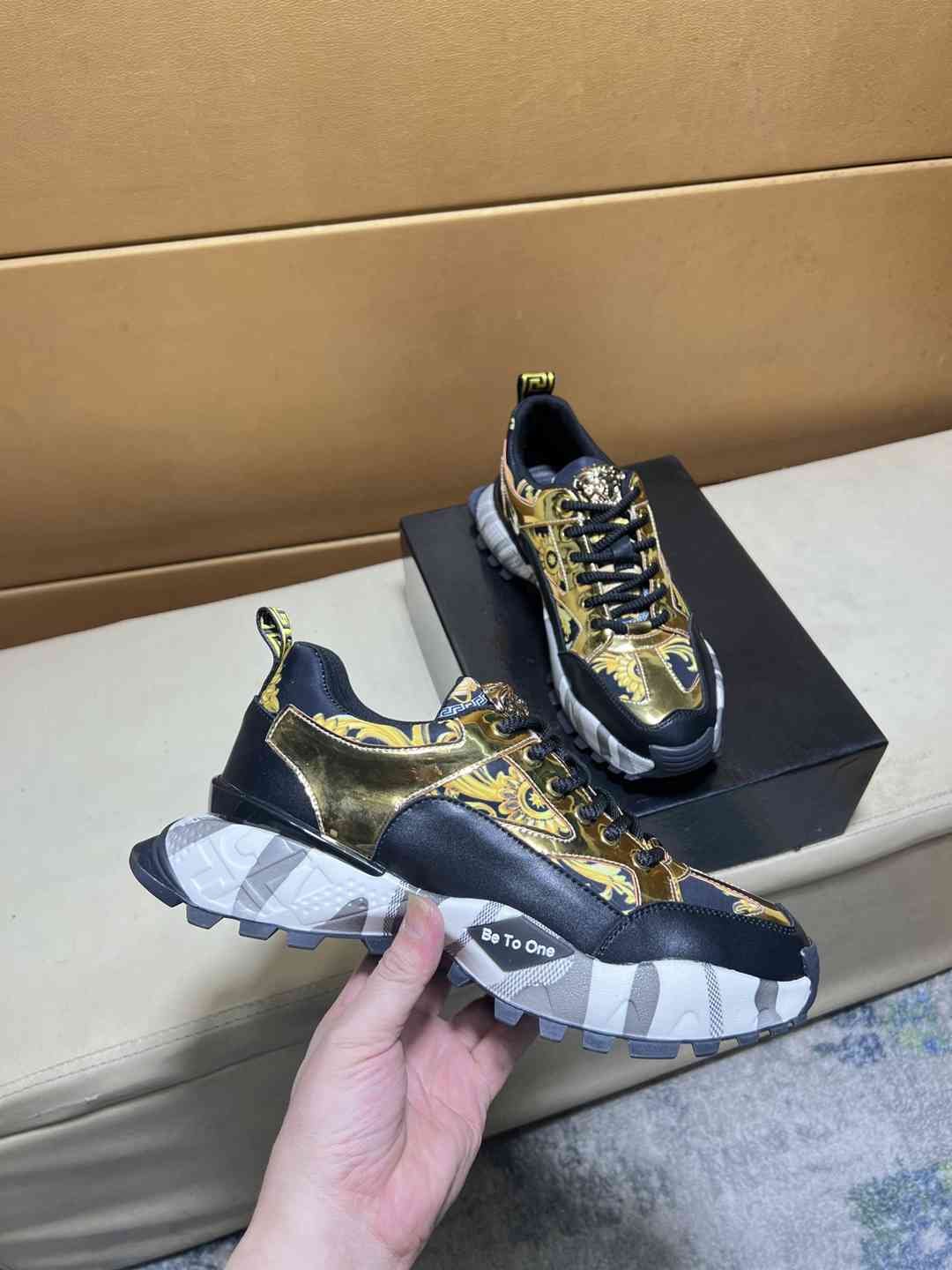 Versace Men’s Court Sneakers 1031250