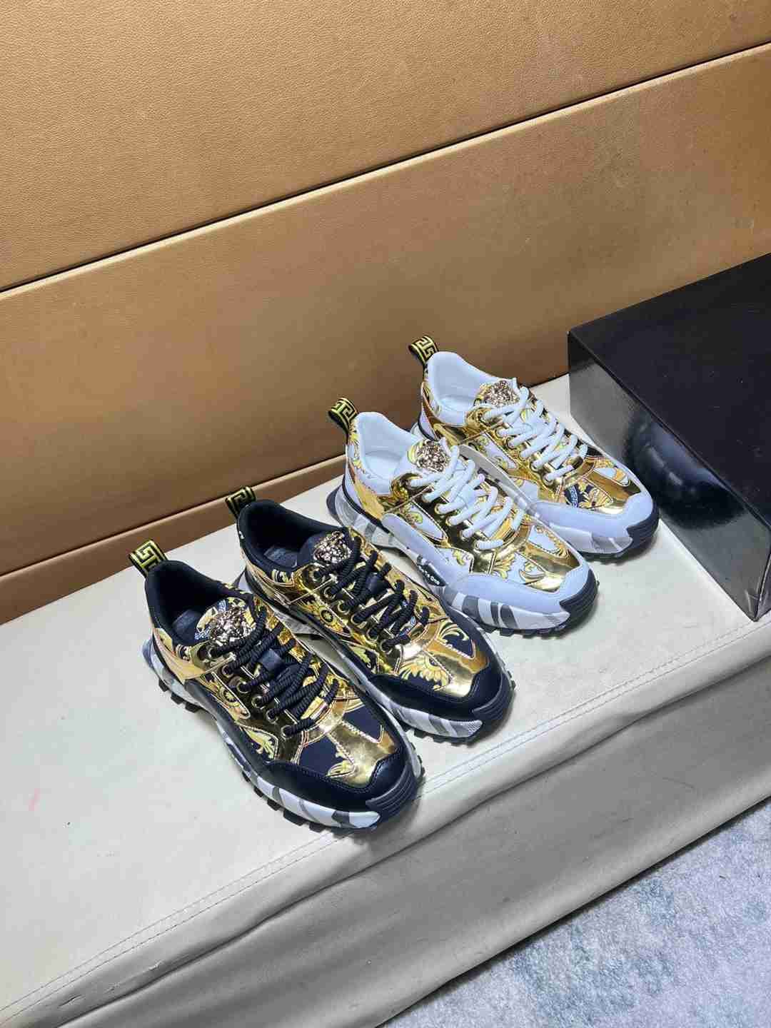 Versace Men’s Court Sneakers 1031250