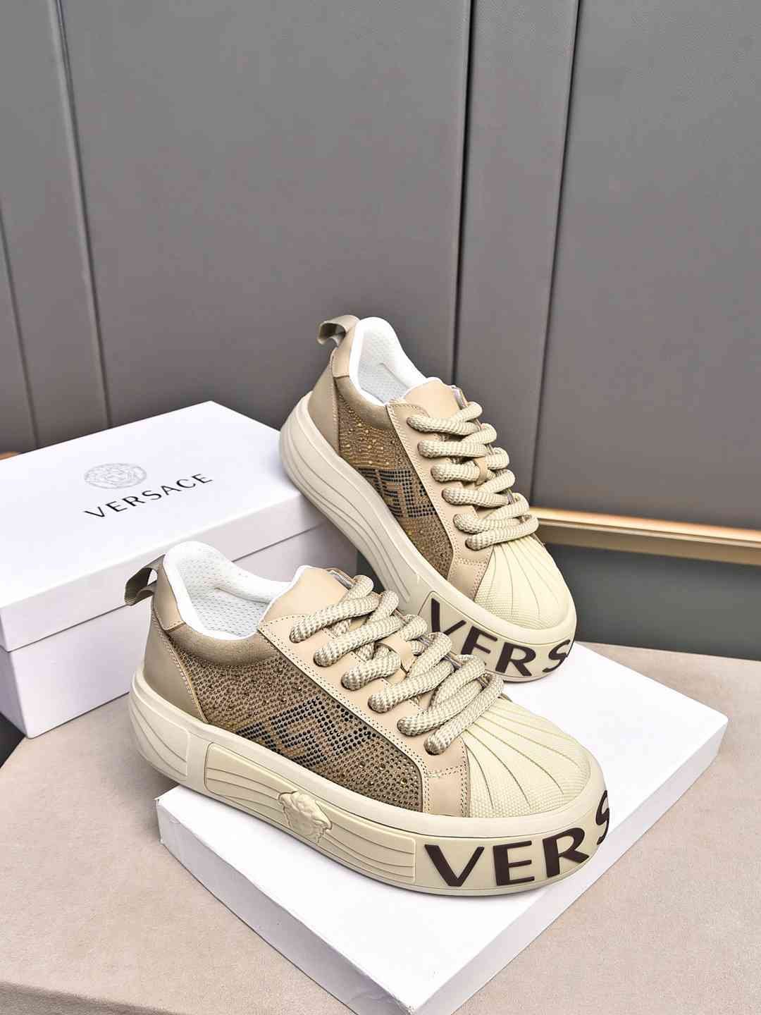 Versace Men’s Leather Low-Top Sneakers 1308290