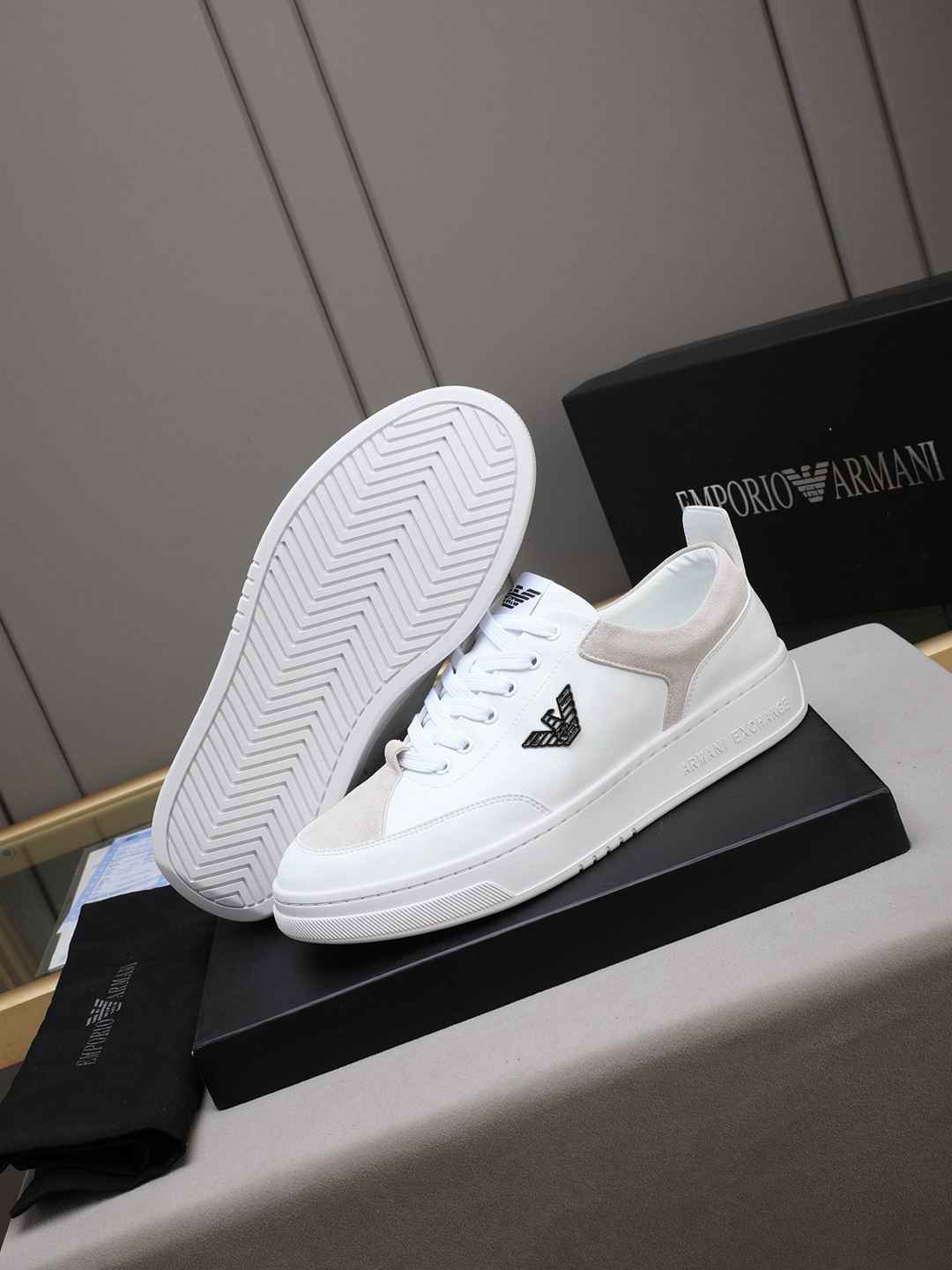 Armani Men’s GIORGIO logo Casual Sneakers Colorway 13 1308230-13