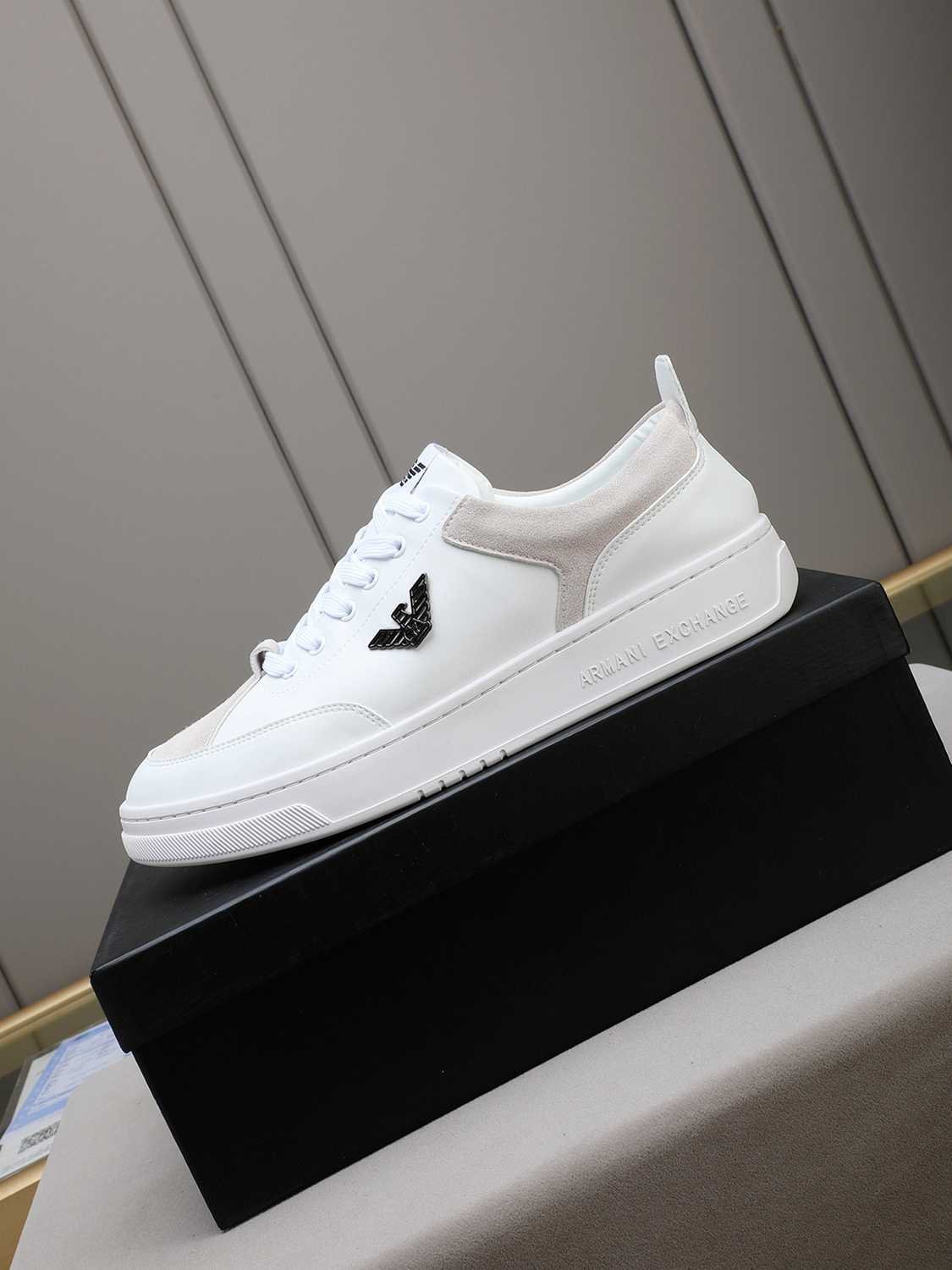 Armani Men’s GIORGIO logo Casual Sneakers Colorway 13 1308230-13