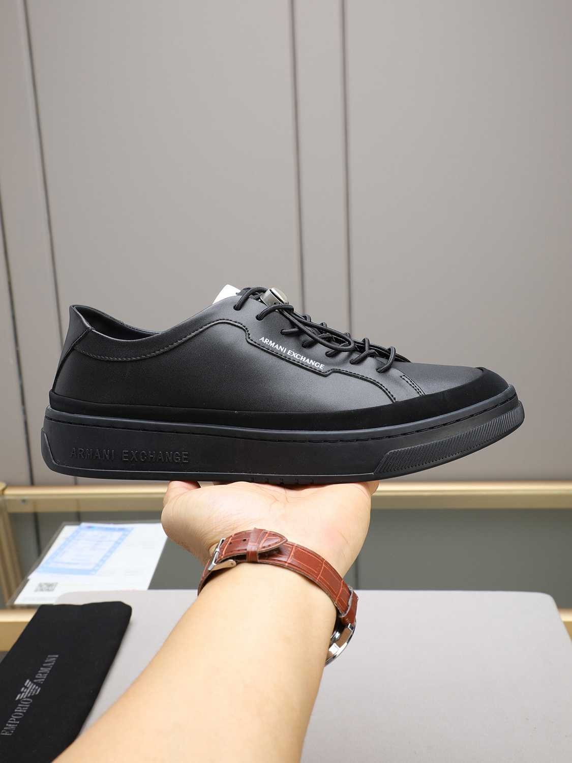 Armani Men's GIORGIO logo Casual Sneakers Colorway 11 1308230-11