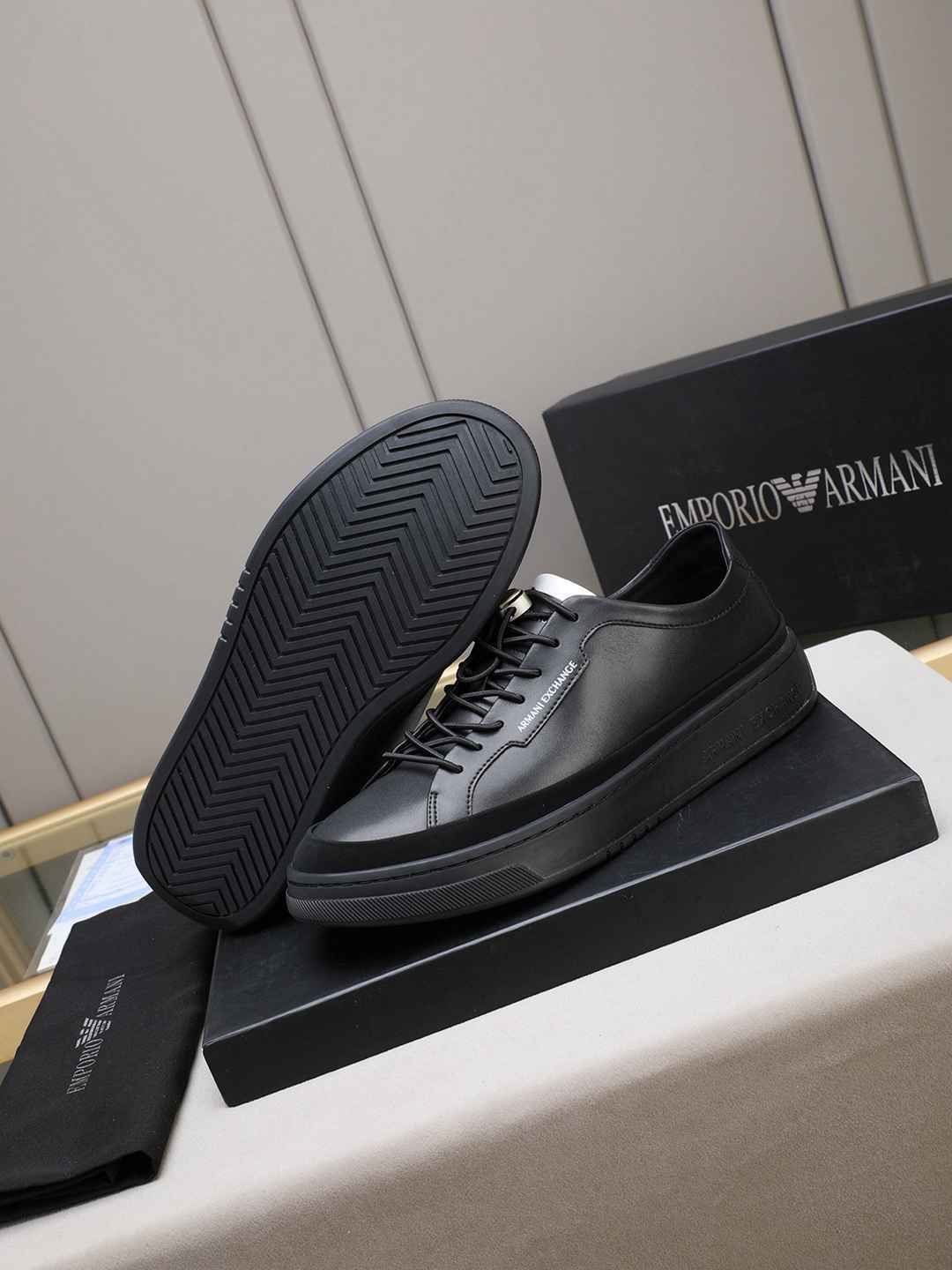 Armani Men’s GIORGIO logo Casual Sneakers Colorway 11 1308230-11