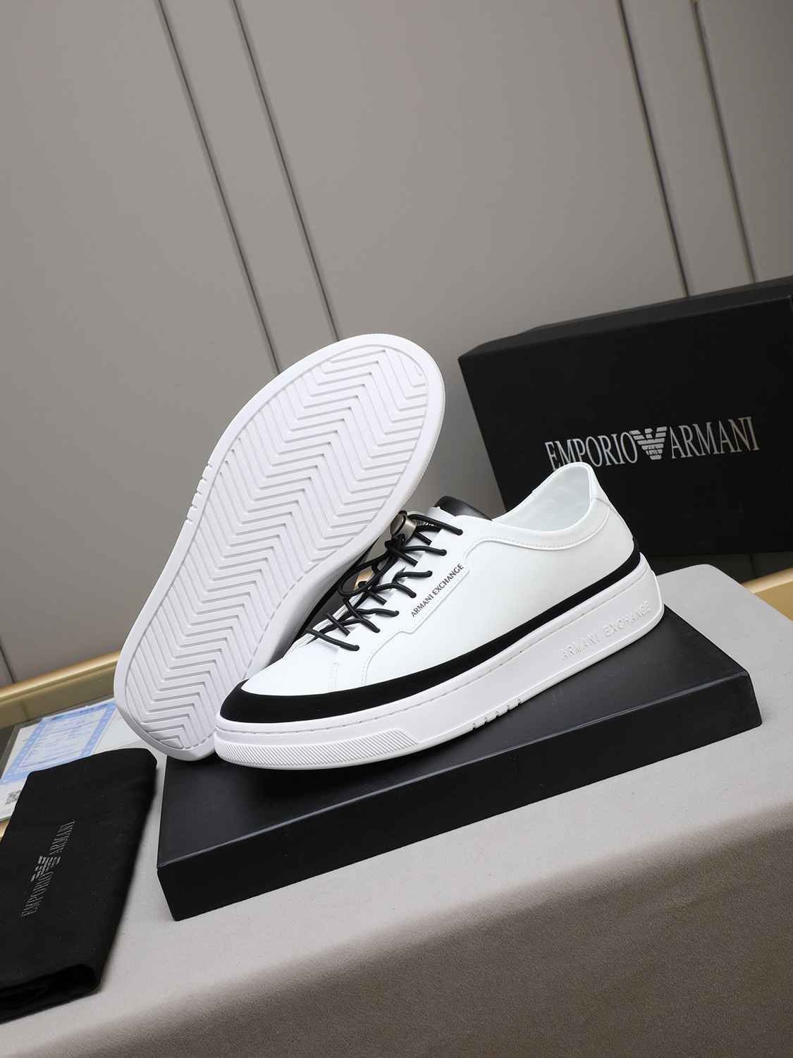 Armani Men’s GIORGIO logo Casual Sneakers Colorway 9 1308230-9