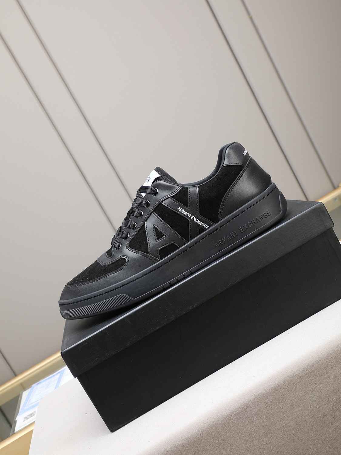 Armani Men’s GIORGIO logo Casual Sneakers Colorway 7 1308230-7