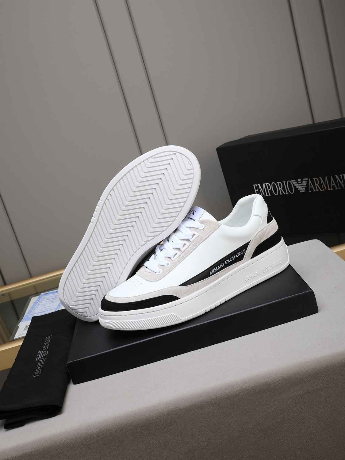 Armani Men’s GIORGIO logo Casual Sneakers Colorway 2 1308230-2