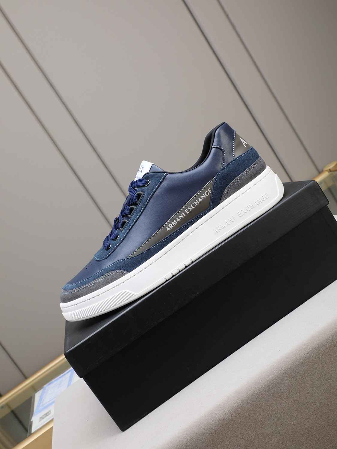 Armani Men’s GIORGIO logo Casual Sneakers 1308230
