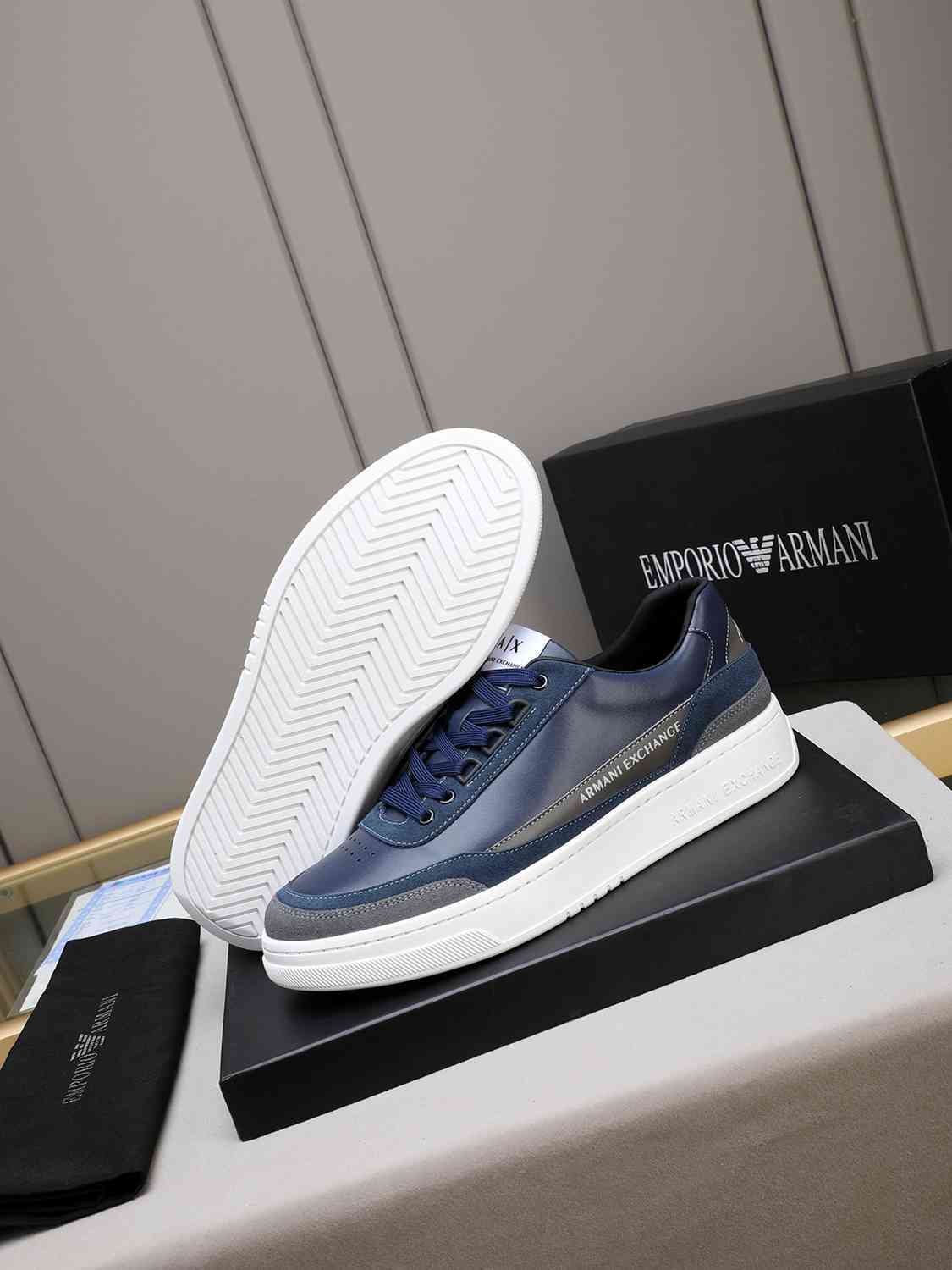 Armani Men’s GIORGIO logo Casual Sneakers 1308230
