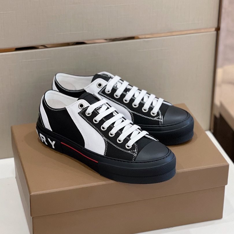 Burberry Burberr Vintage Low-Top Sneakers 1628230