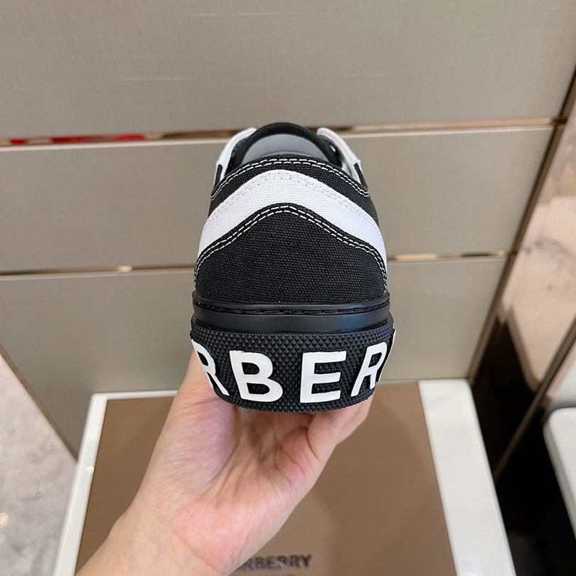 Burberry Burberr Vintage Low-Top Sneakers 1628230