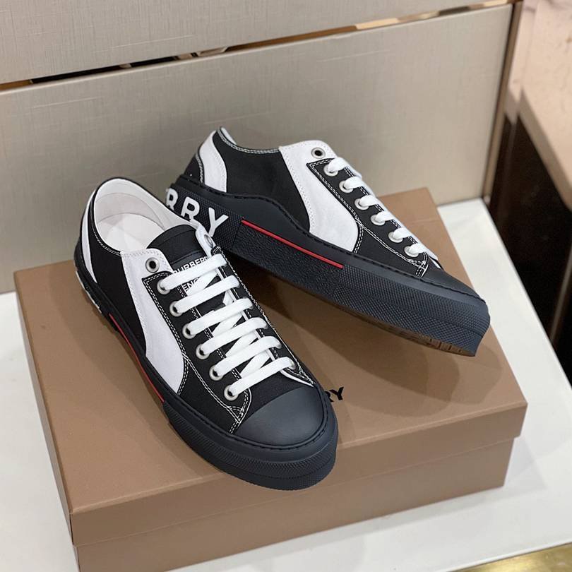 Burberry Burberr Vintage Low-Top Sneakers 1628230