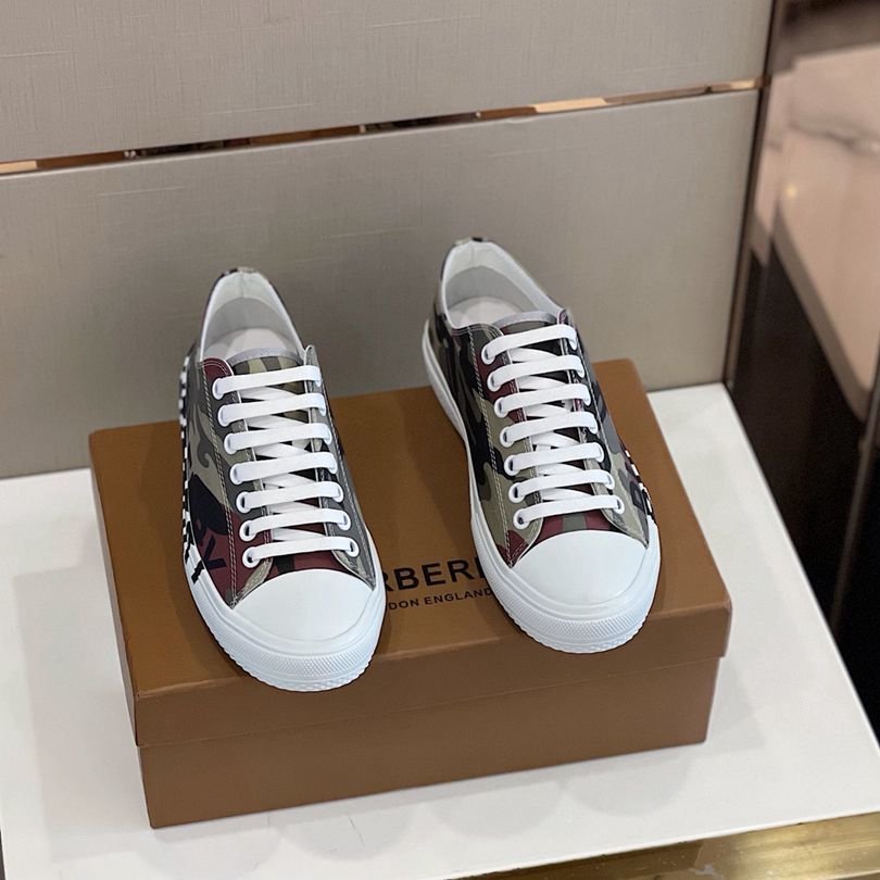 Burberry Men's Vintage Sneakers Contrast Colorway 1 1628250-1