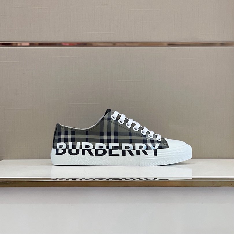 Burberry Men’s Vintage Sneakers Contrast 1628250