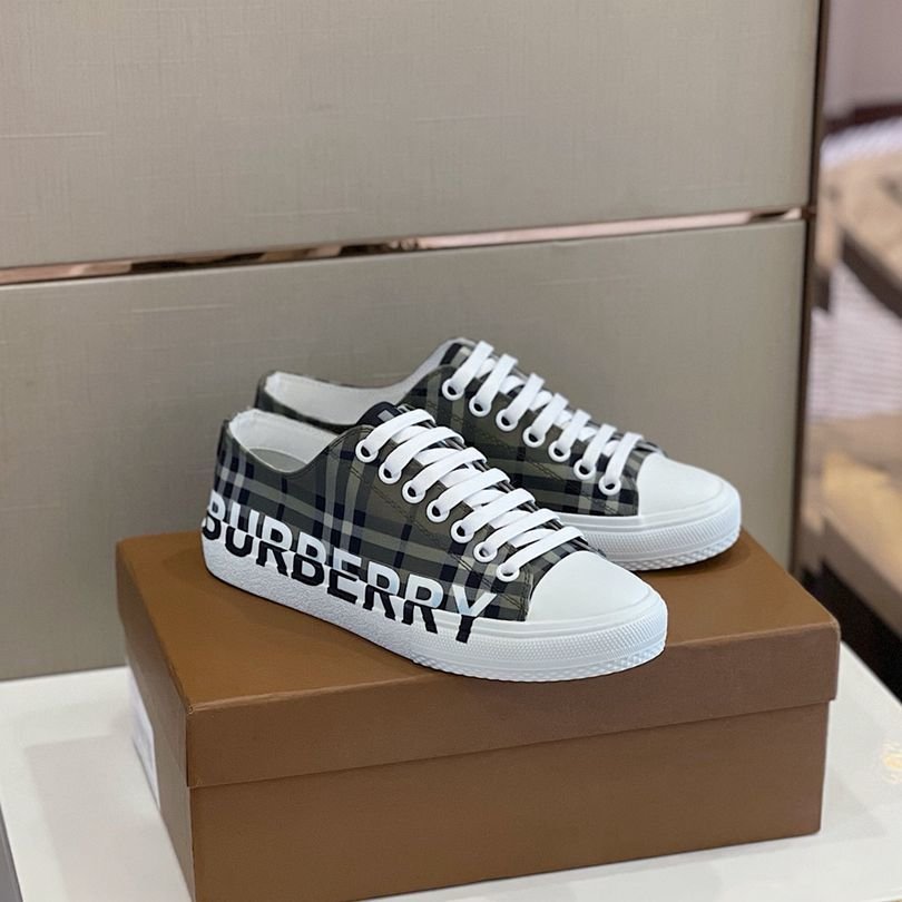 Burberry Men’s Vintage Sneakers Contrast 1628250