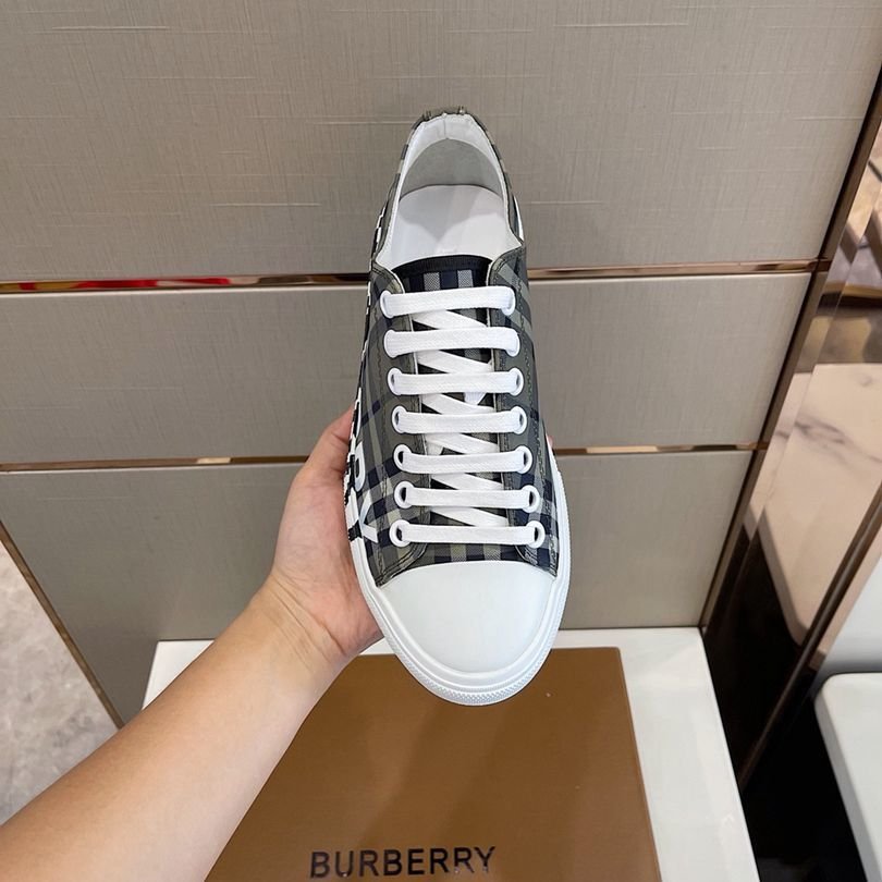 Burberry Men’s Vintage Sneakers Contrast 1628250