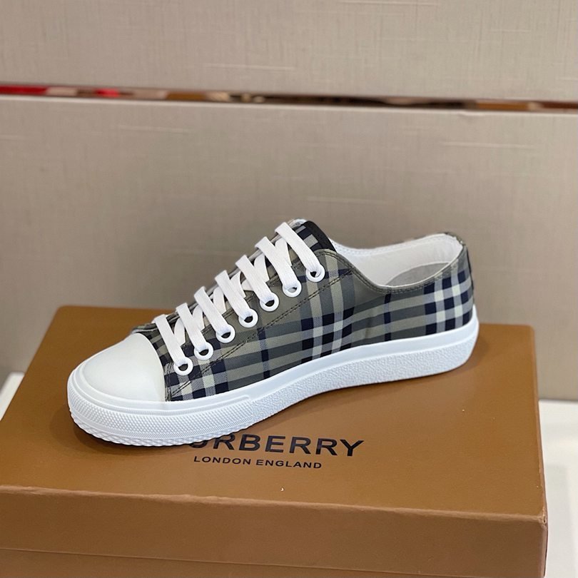 Burberry Men’s Vintage Sneakers Contrast 1628250